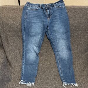 Old Navy Women's Cropped Blue Jeans with Frayed Hem